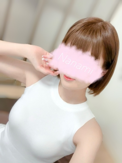 鹿乃ななみ Nanami Shikano
